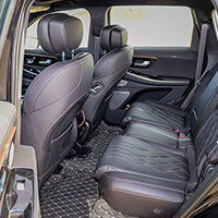 صندلی های عقب ماشین