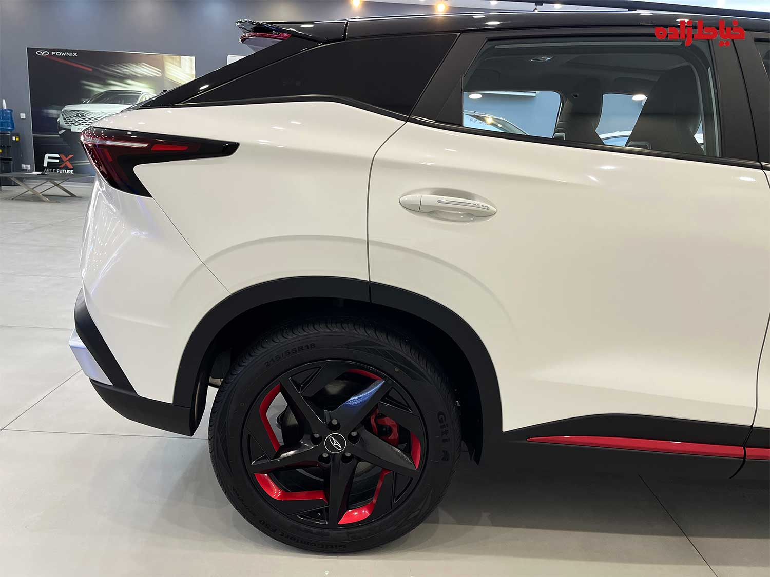 نمای جانبی فونیکس اف ایکس 2