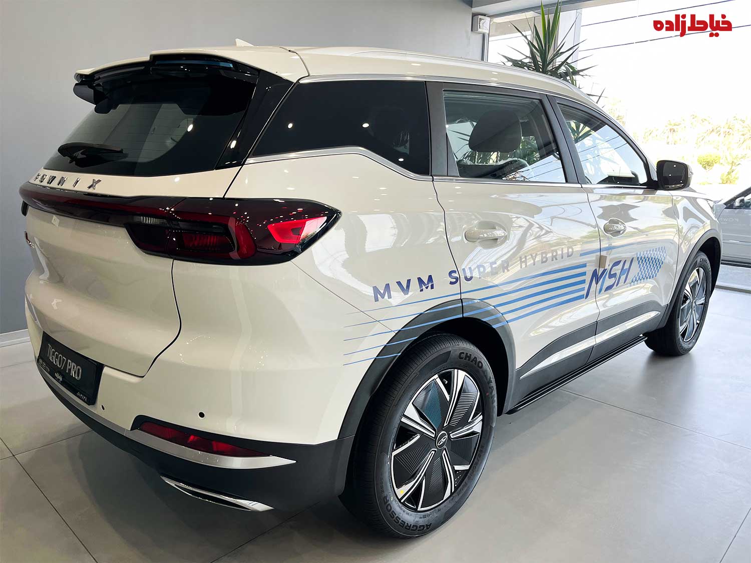 نمای عقب اف 7 e+