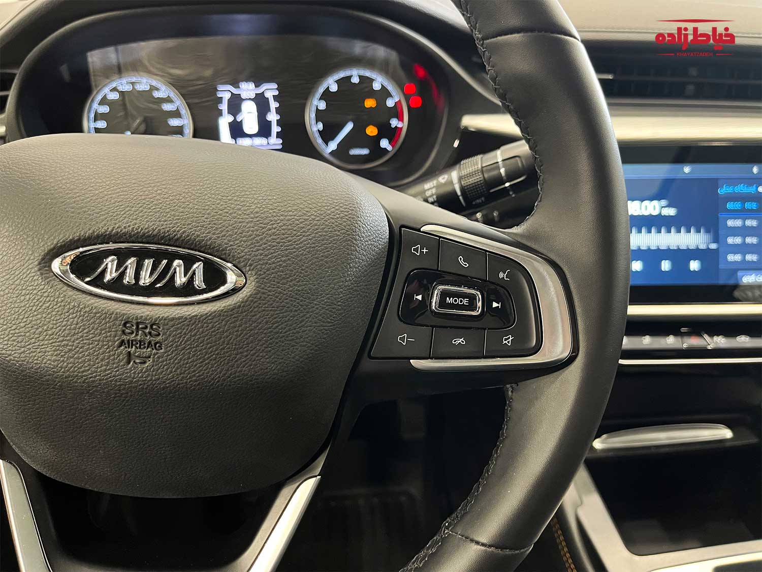 سمت راست فرمان آریزو 5