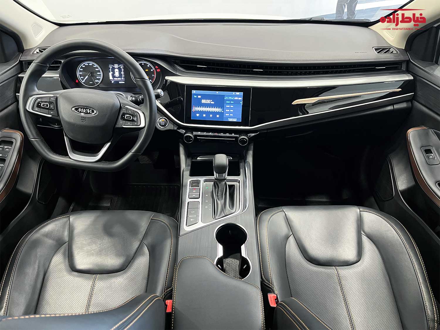 نمای داخلی کامل از آریزو 5 اف ال