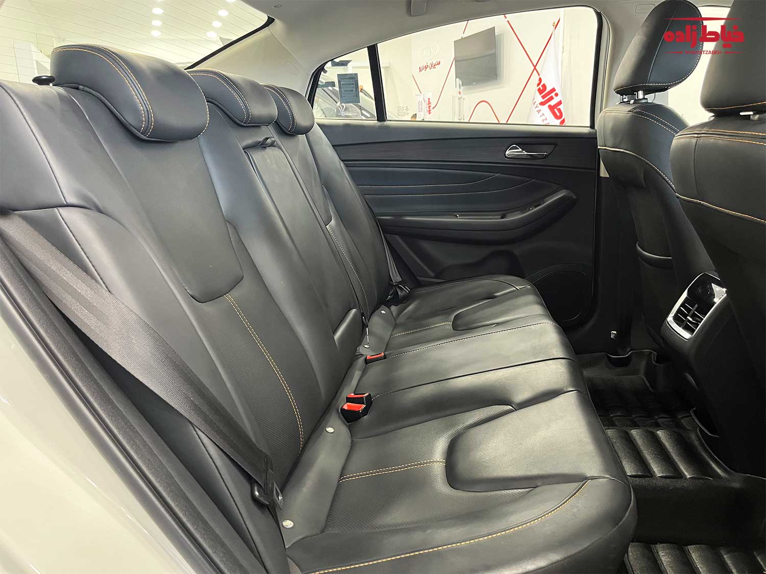 صندلی ردیف عقب از نمای نزدیک