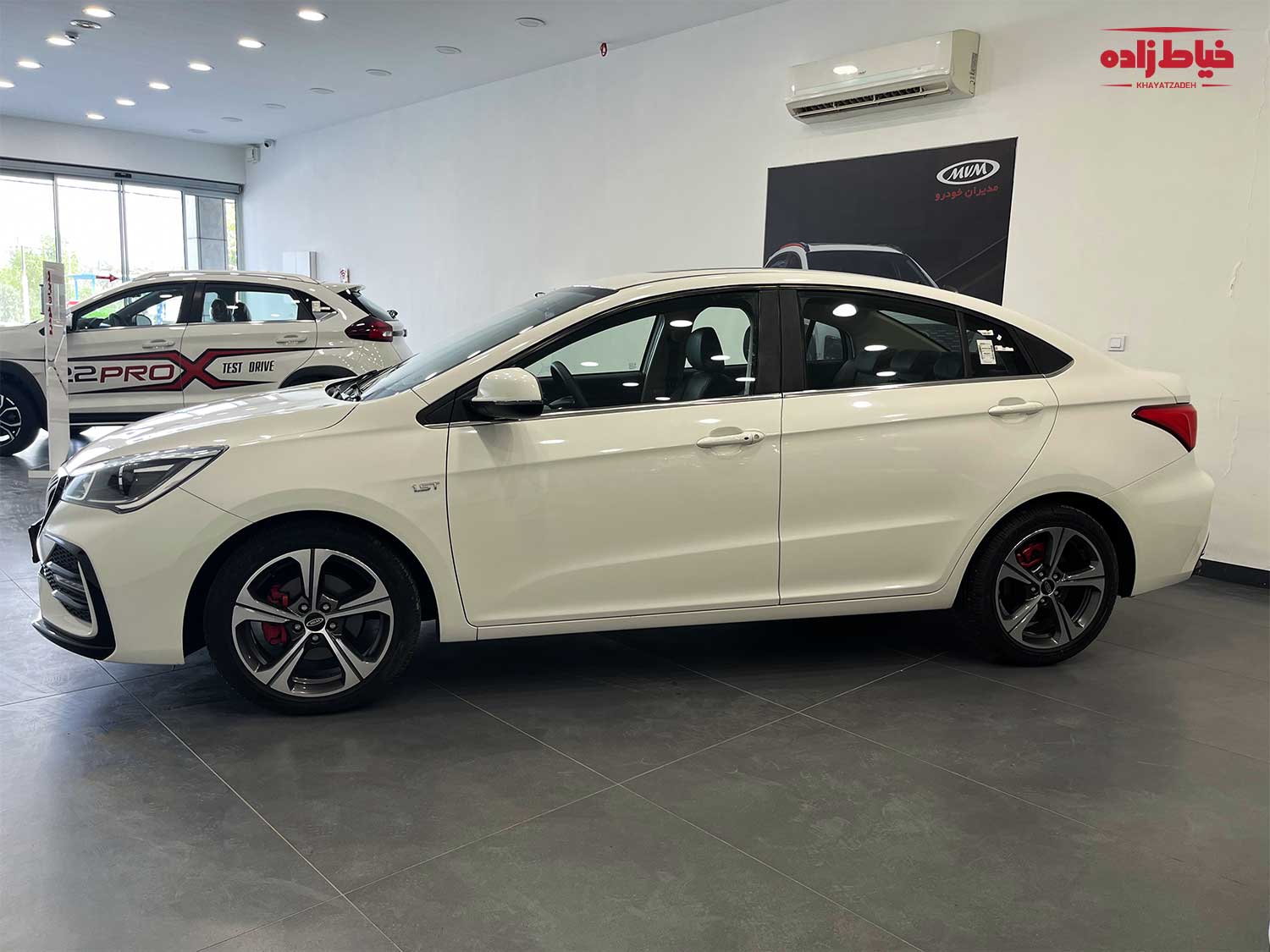 نمای آریزو 5 اف ال از کنار