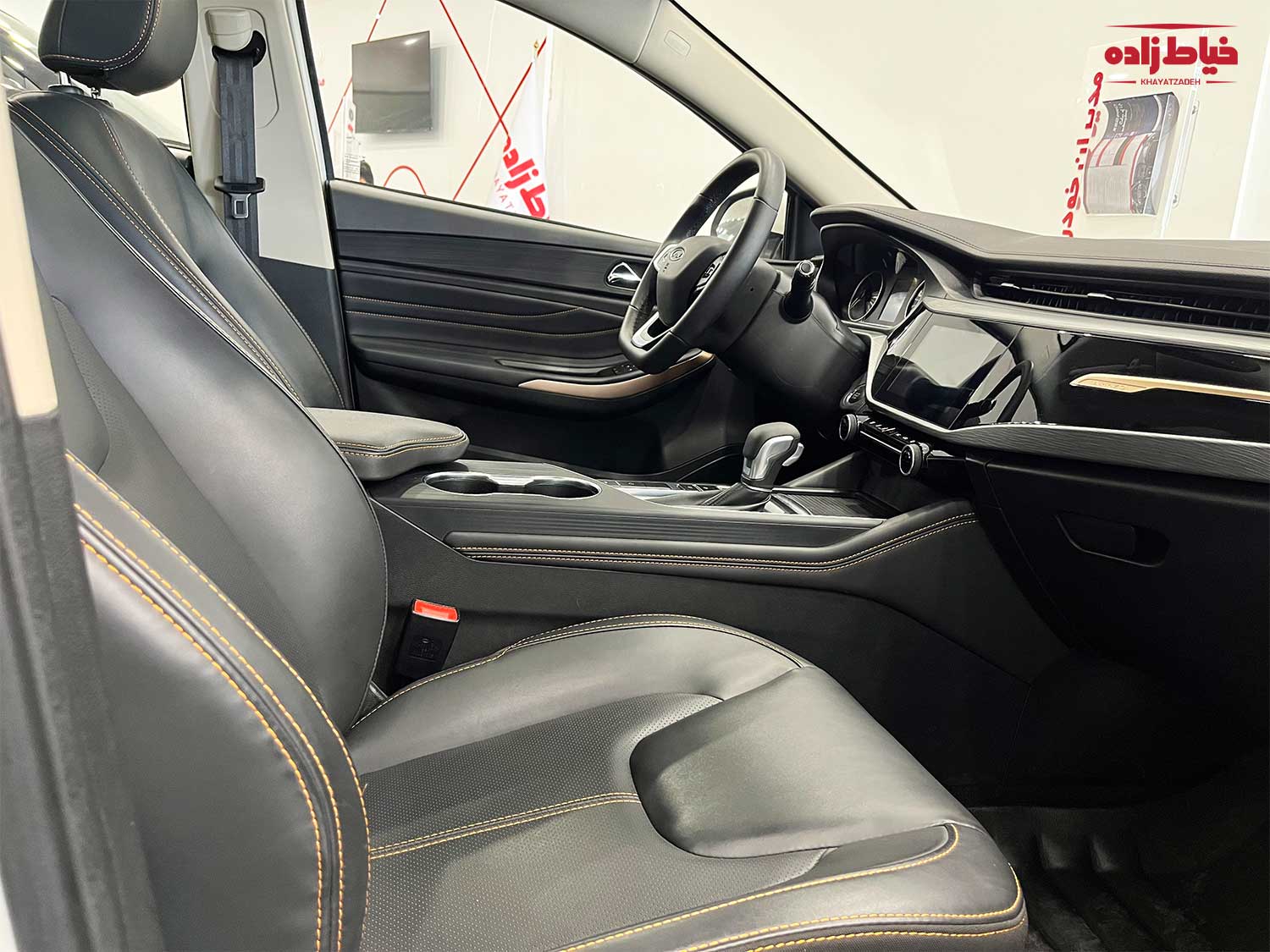 نمای کابین آریزو5 از نزدیکتر