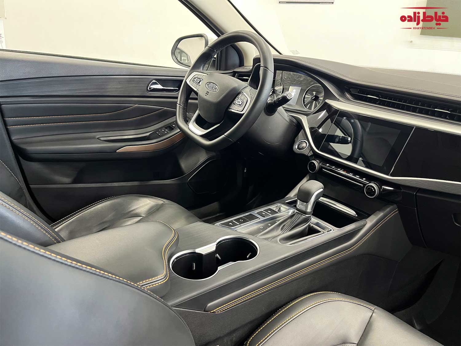 نمای کابین آریزو5 از زاویه دیگر