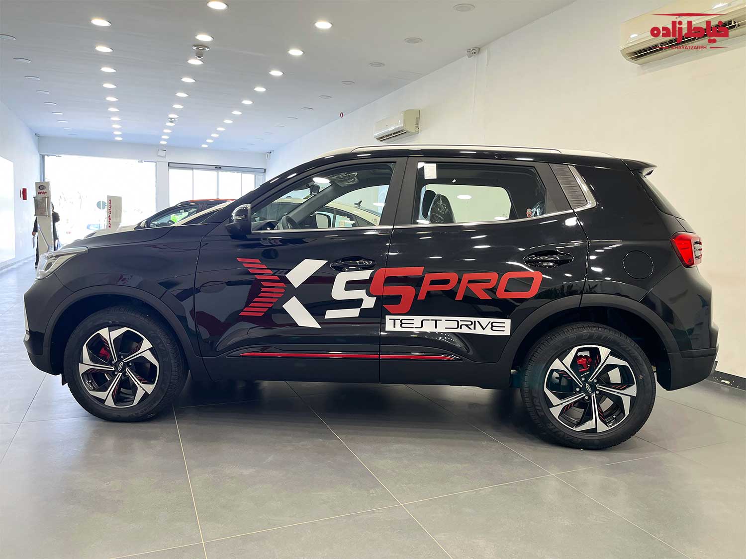 ایکس 55 پرو از نمای بغل