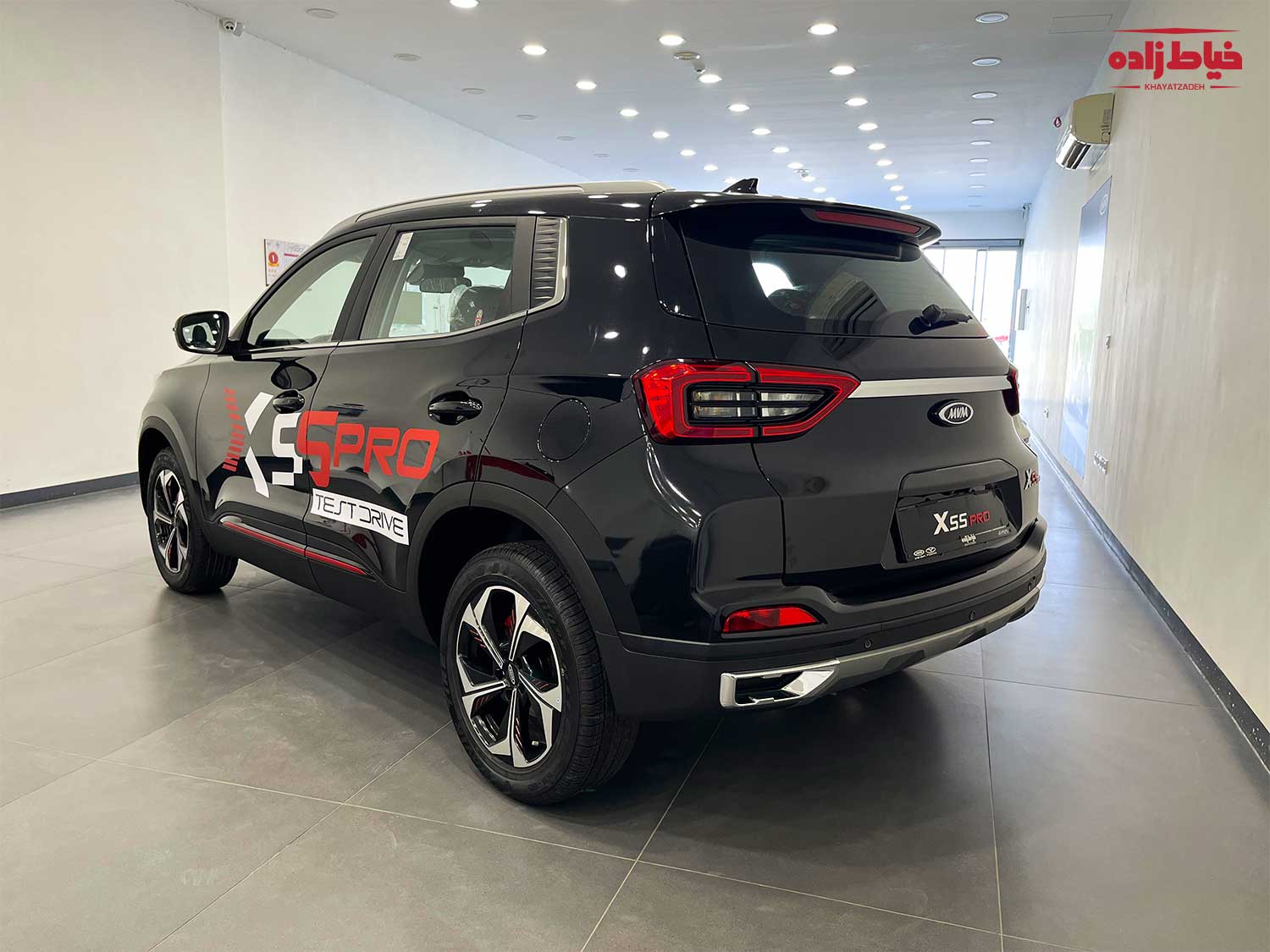 ایکس 55 پرو از نمای عقب